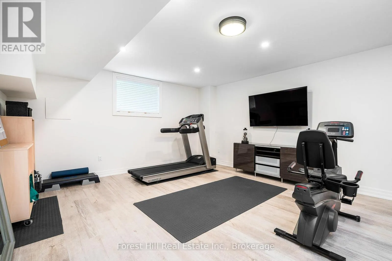 155 GLENLAKE BOULEVARD