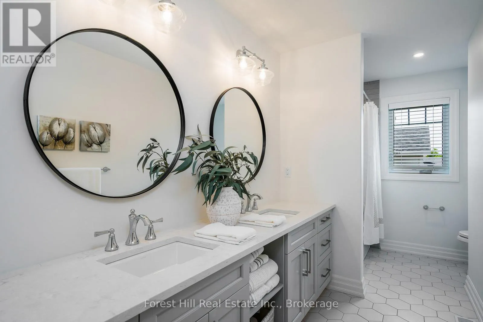 155 GLENLAKE BOULEVARD