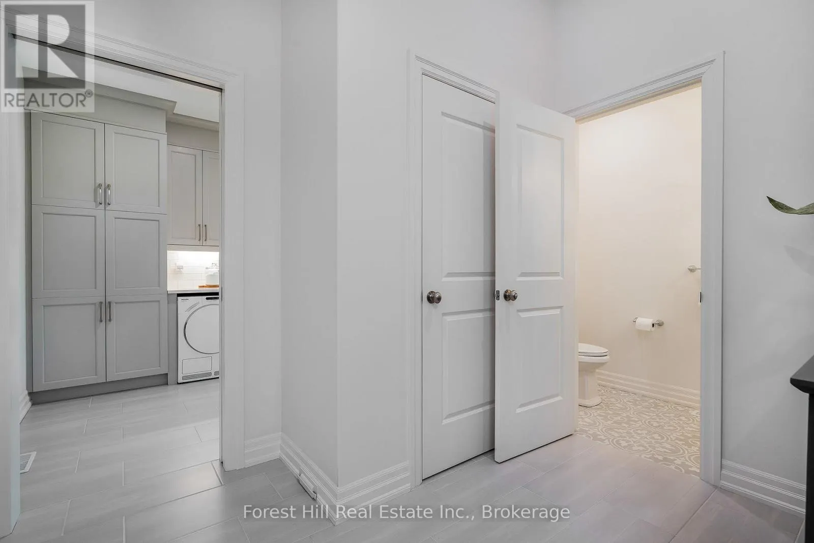 155 GLENLAKE BOULEVARD