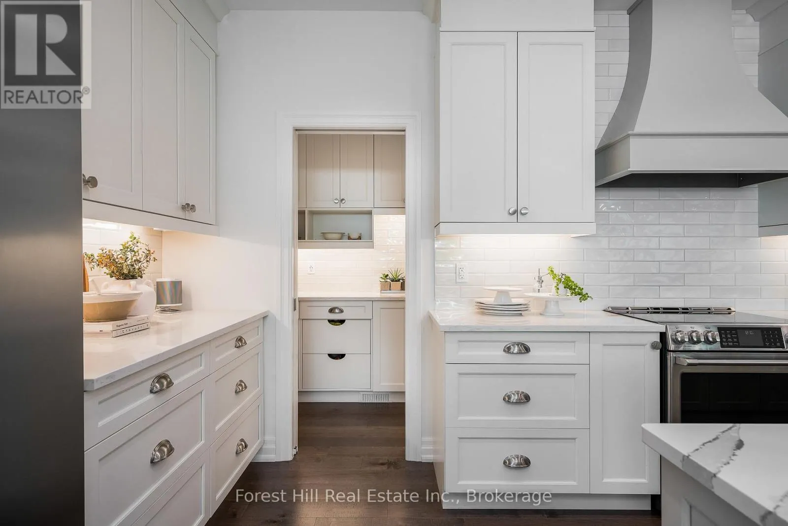 155 GLENLAKE BOULEVARD