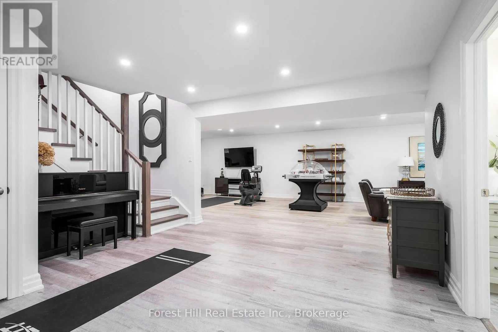 155 GLENLAKE BOULEVARD