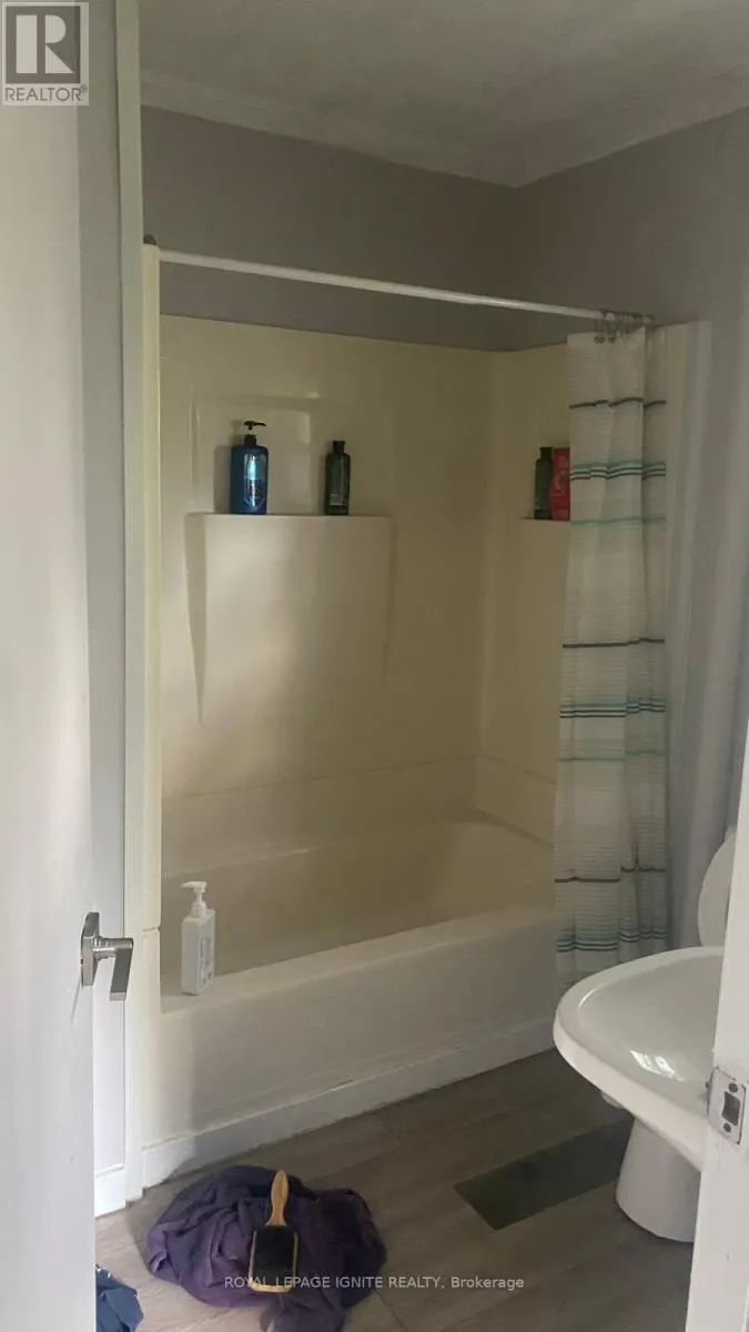 385 & 387 WEST STREET N