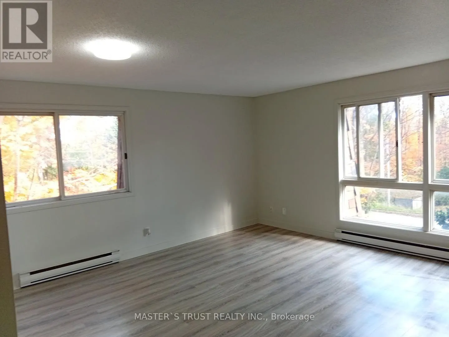 4 - 190 BORLAND STREET E