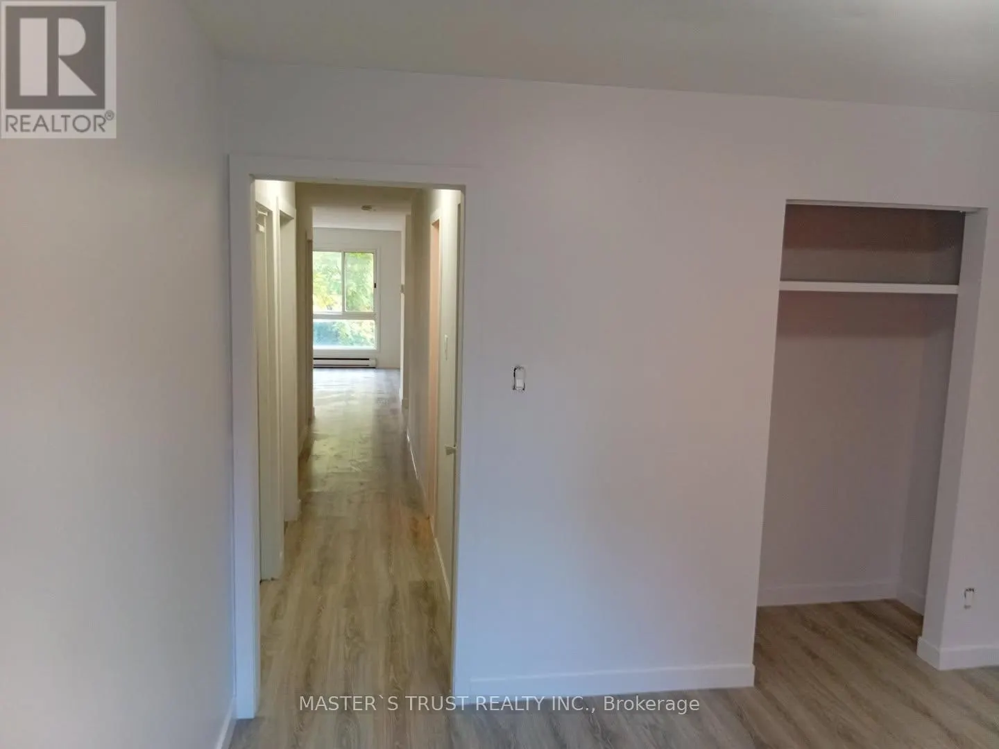 4 - 190 BORLAND STREET E