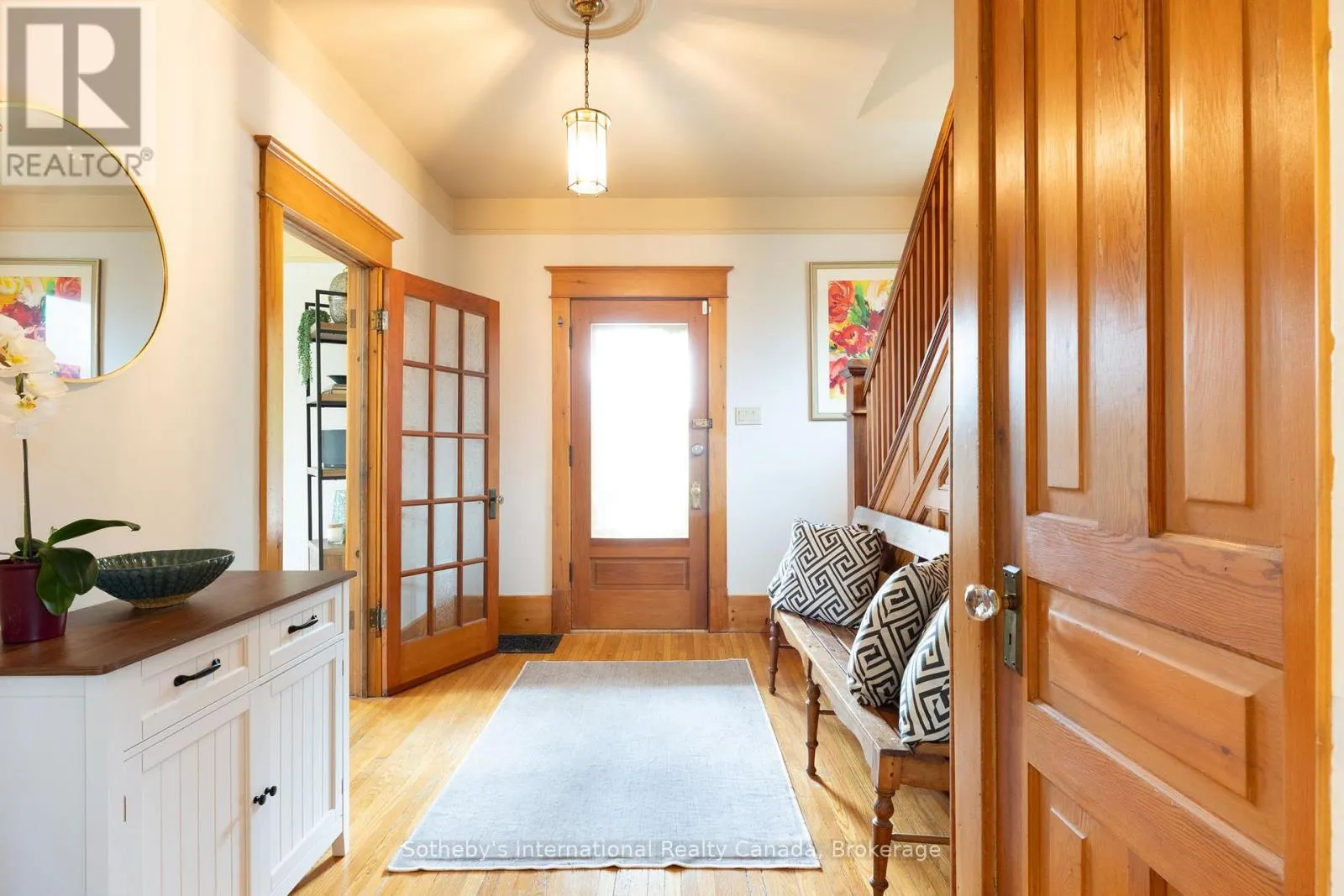 12 ELIZABETH STREET W