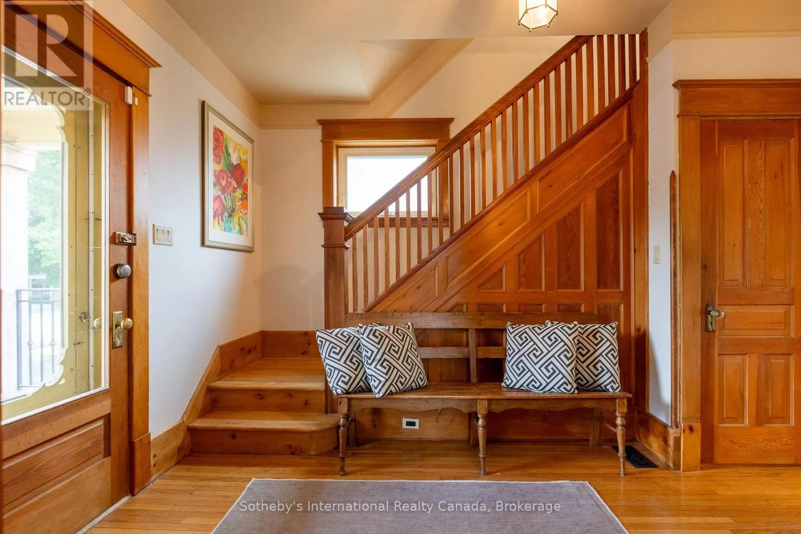 12 ELIZABETH STREET W