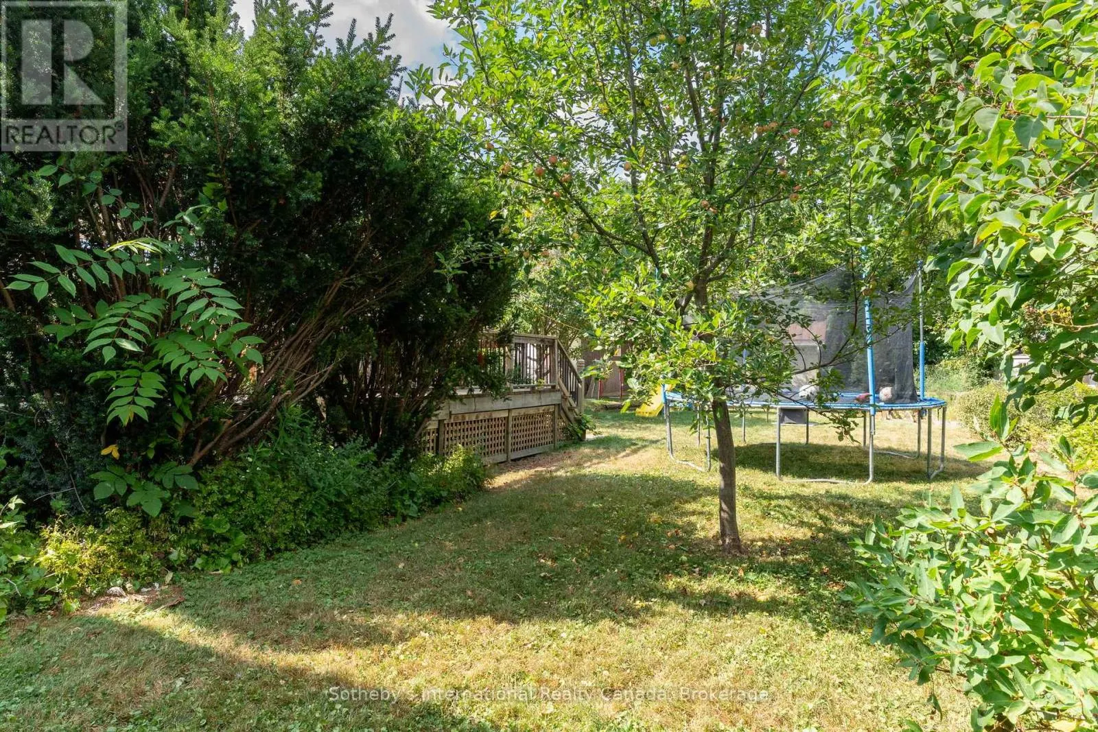 12 ELIZABETH STREET W