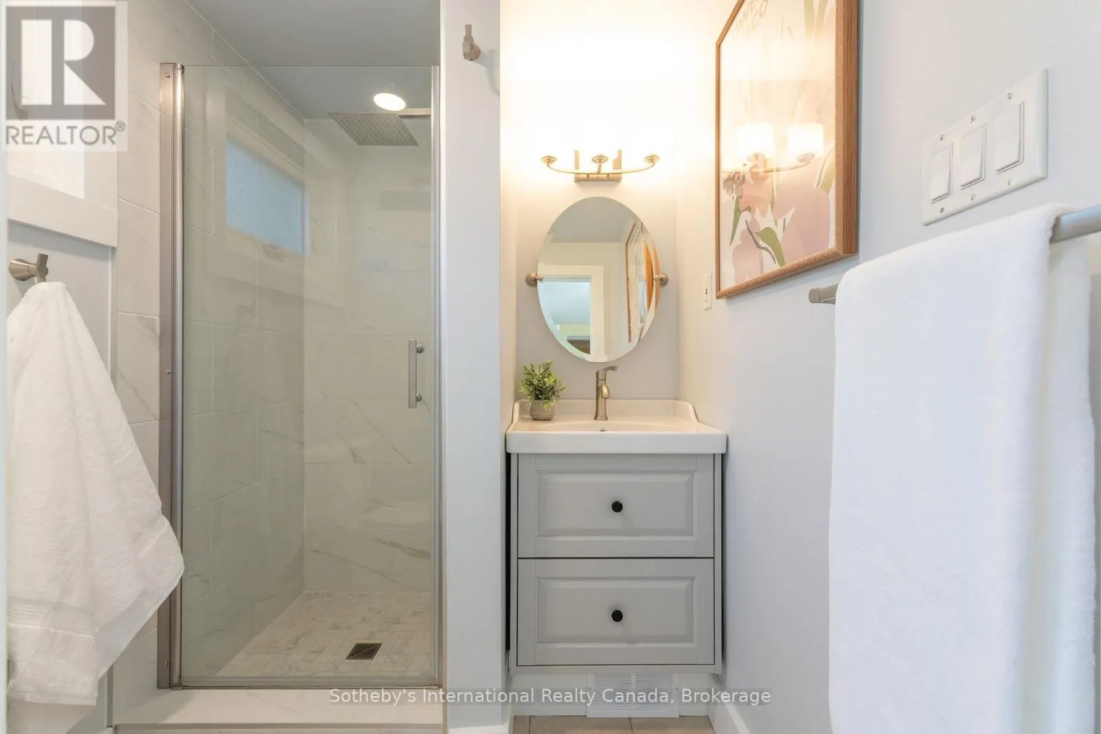 12 ELIZABETH STREET W