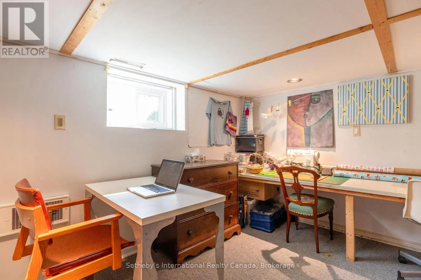 12 ELIZABETH STREET W