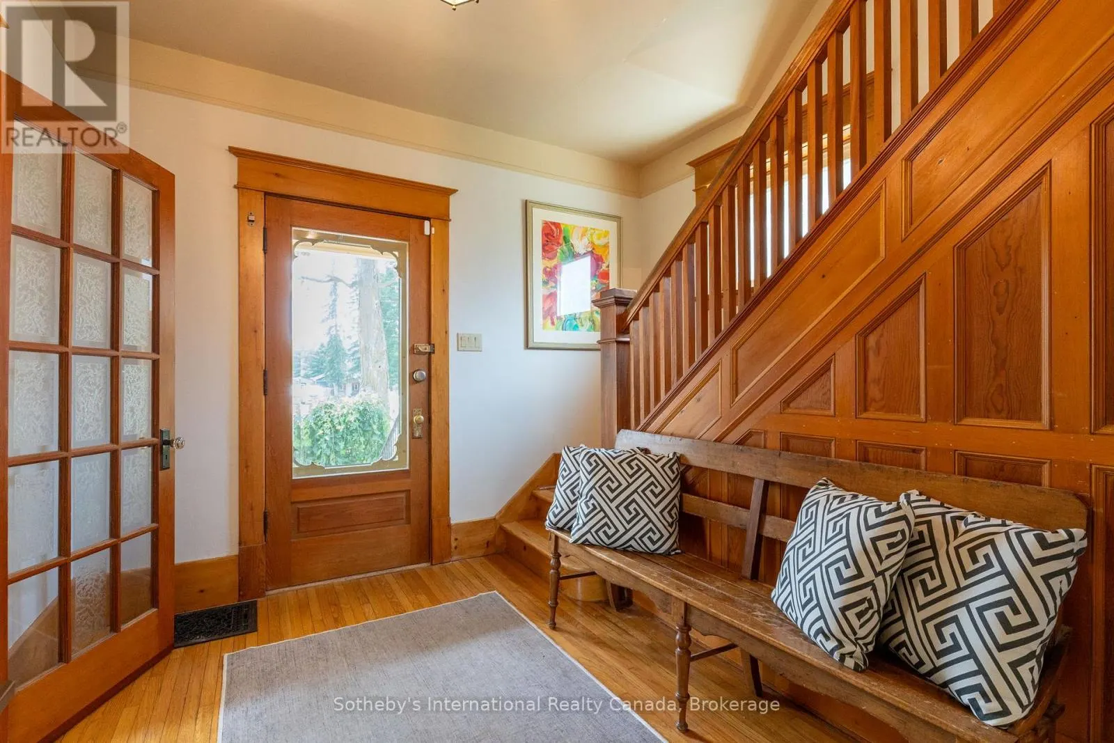 12 ELIZABETH STREET W