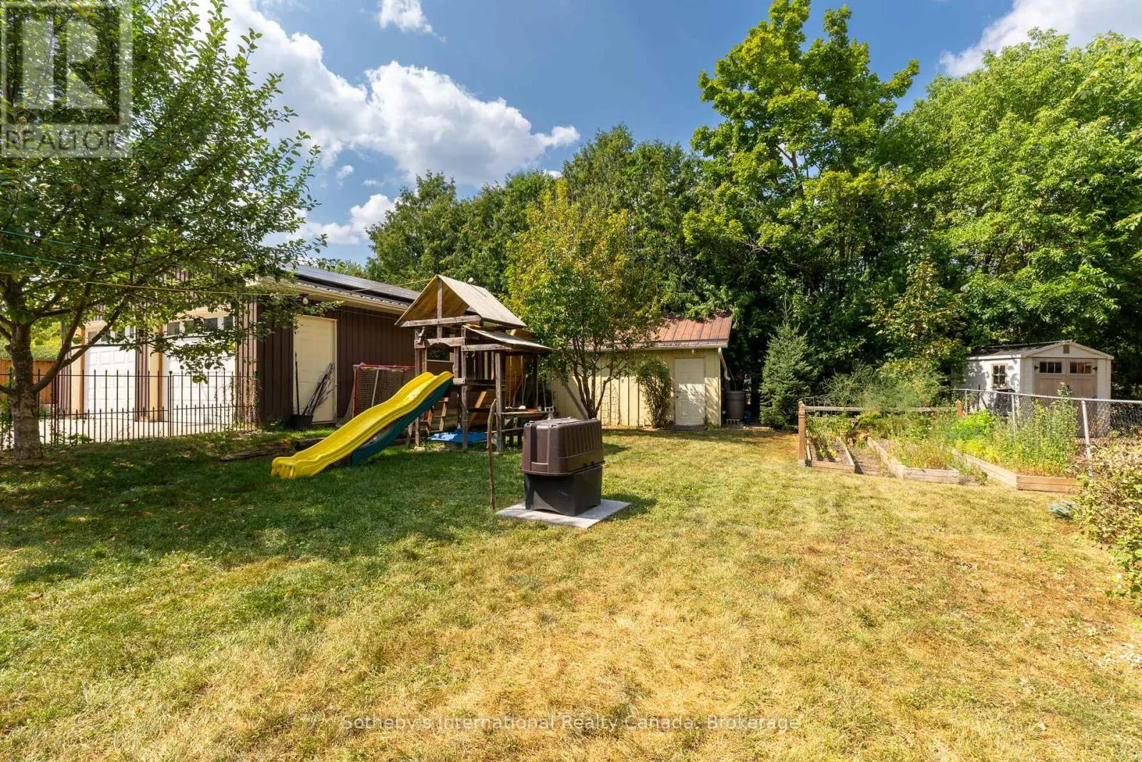 12 ELIZABETH STREET W