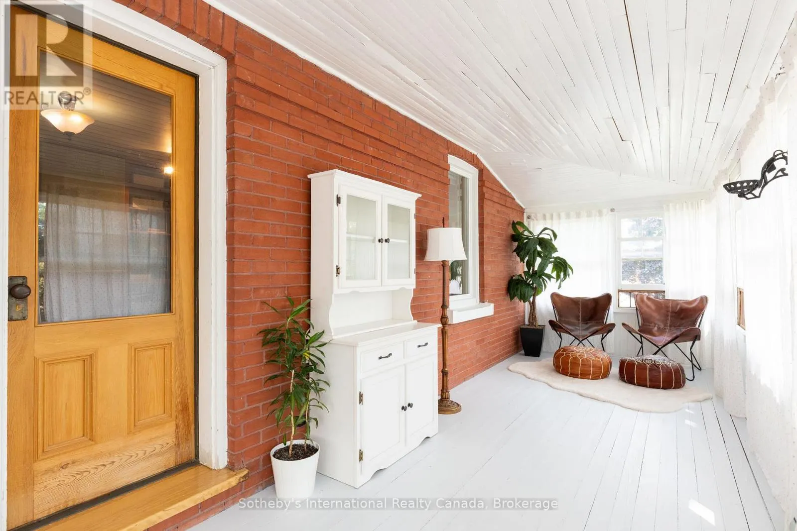 12 ELIZABETH STREET W