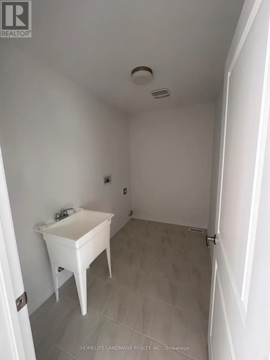 21 KINGSBURY TRAIL E