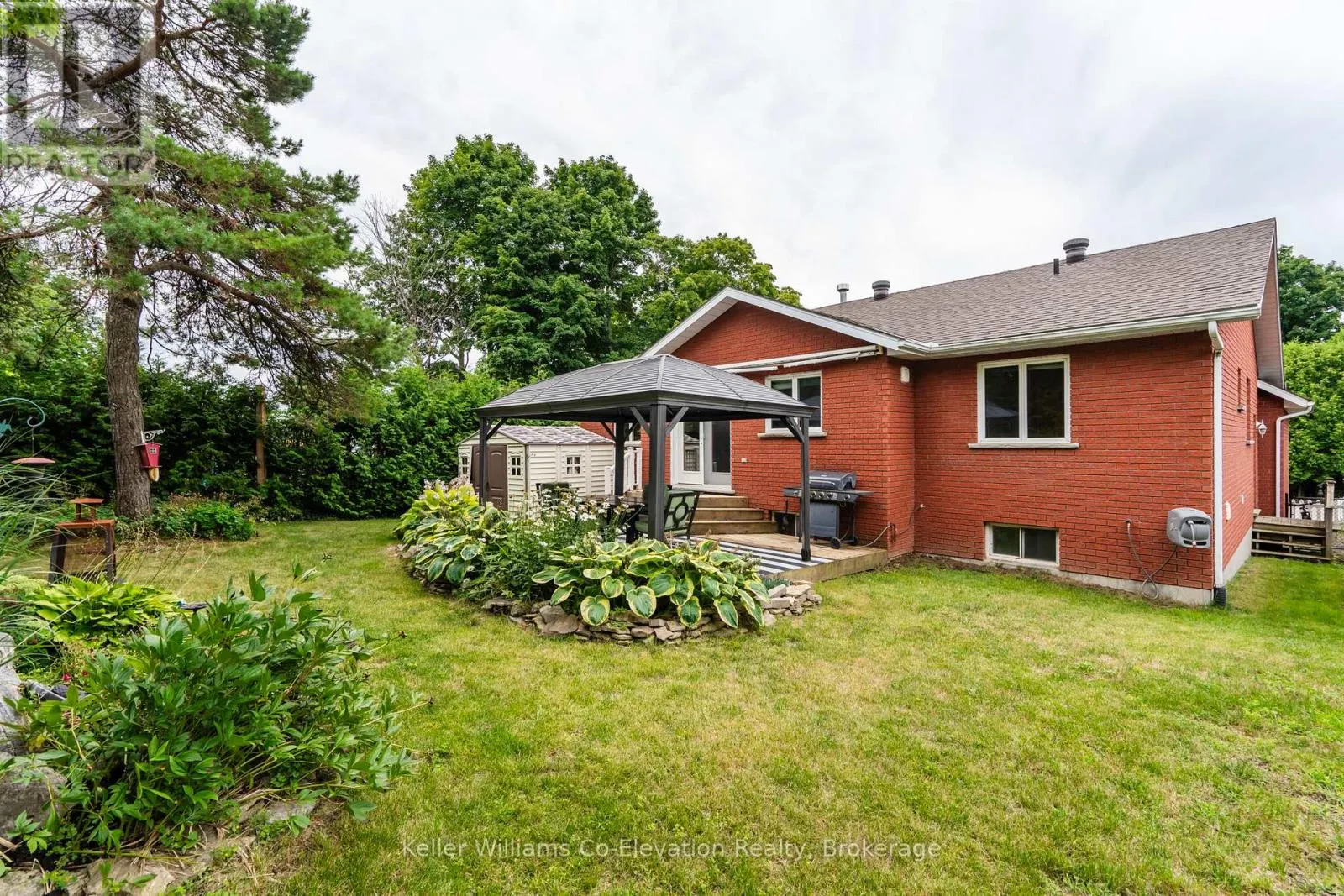 LOWER UNIT - 5 HALLEN DRIVE, #Lower Unit