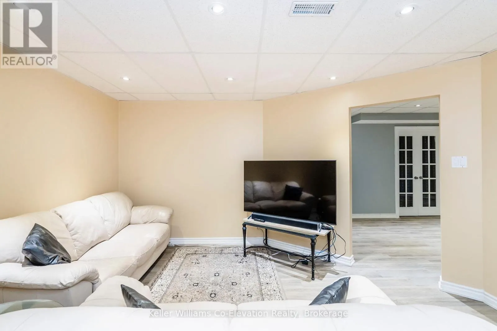 LOWER UNIT - 5 HALLEN DRIVE, #Lower Unit