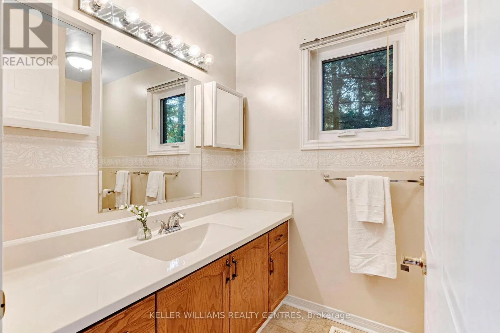 11 BIRCHMOUNT CIRCLE