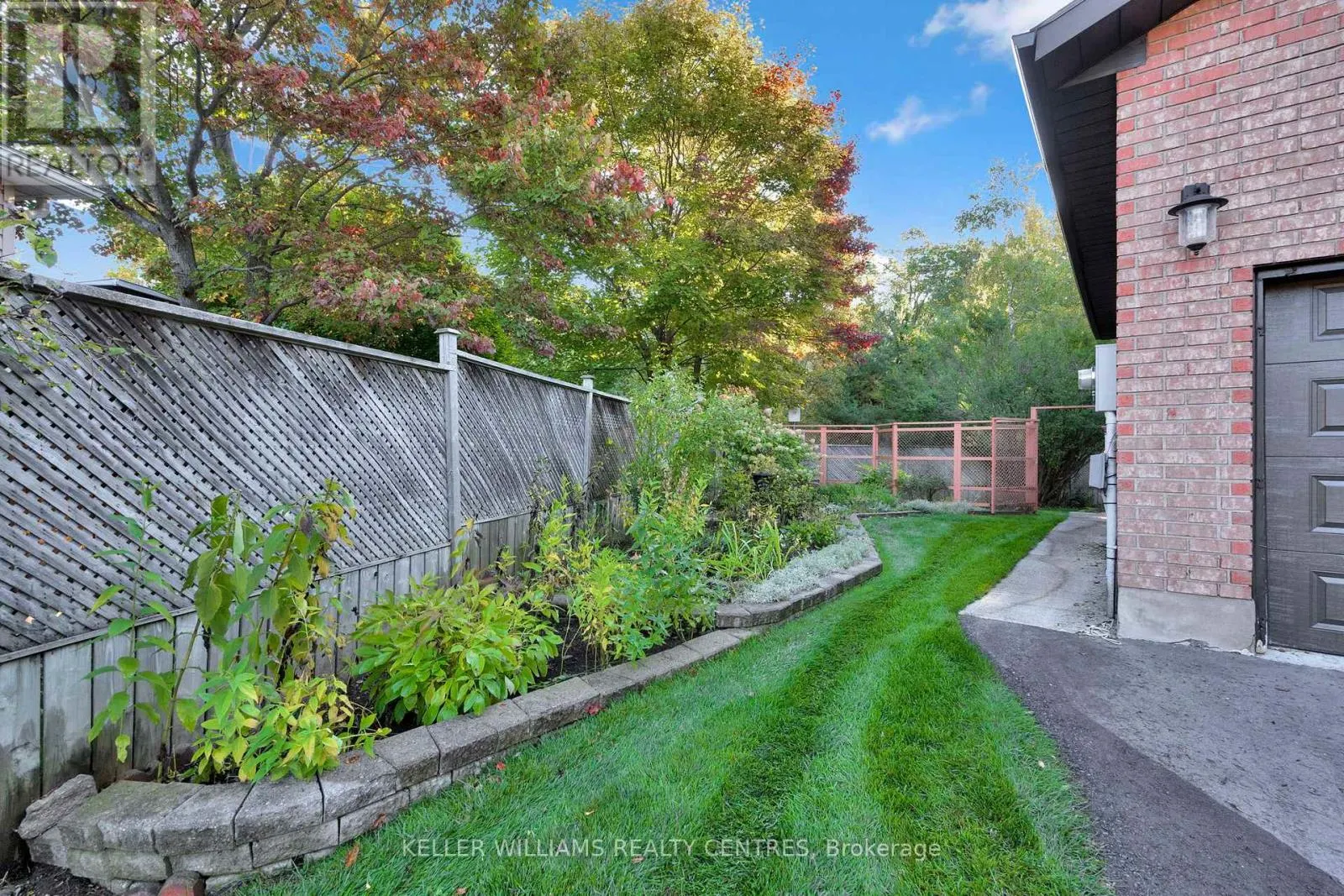 11 BIRCHMOUNT CIRCLE