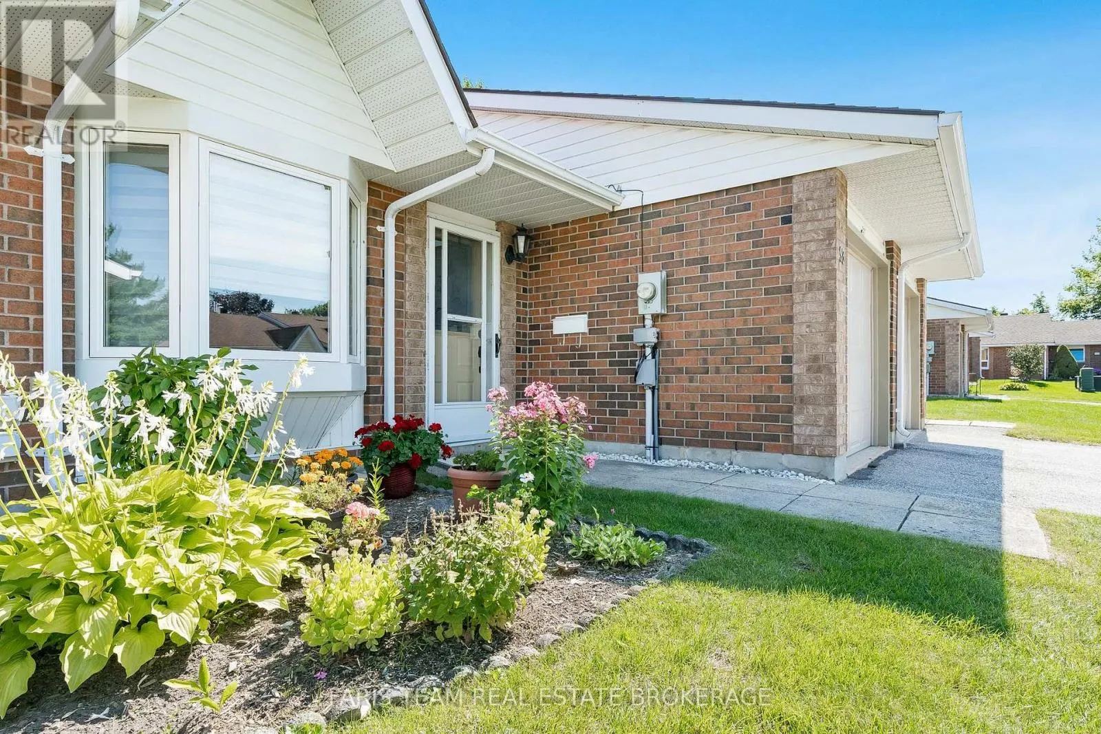 93 - 696 KING STREET