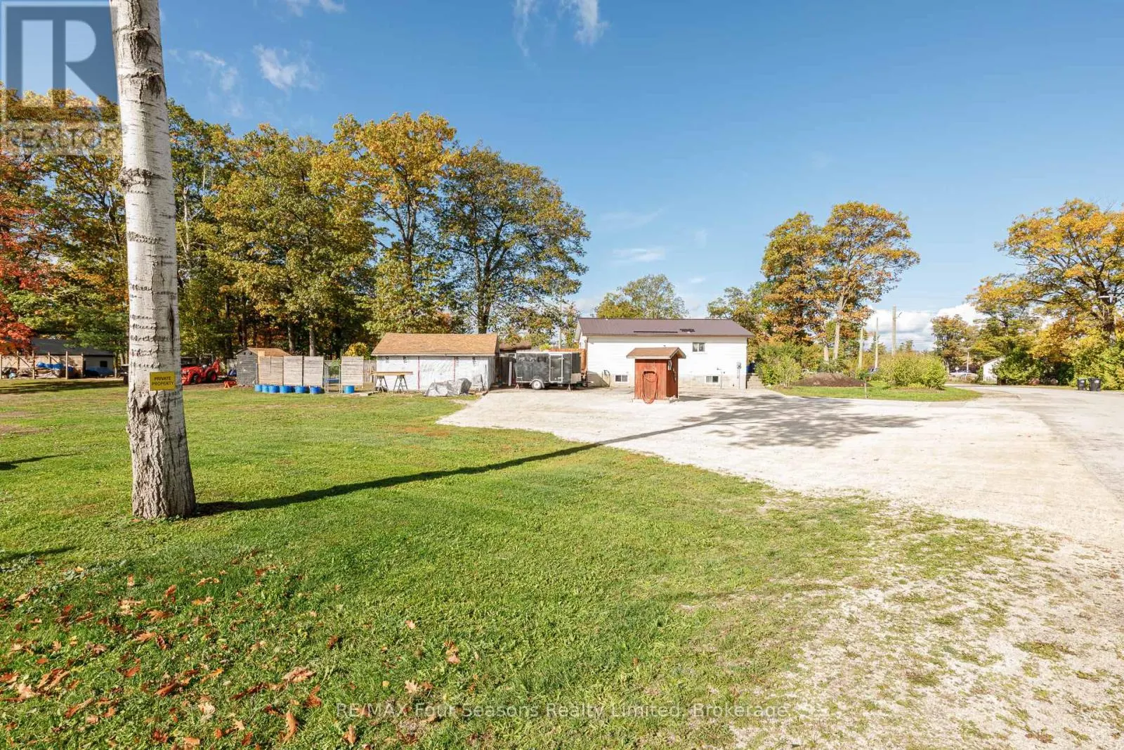 24 INDIANOLA CRESCENT