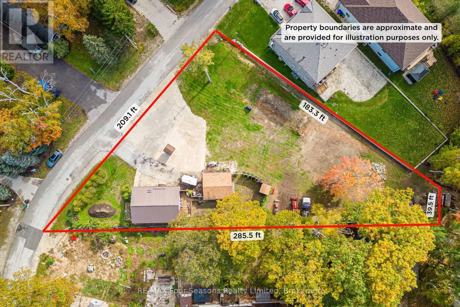 24 INDIANOLA CRESCENT