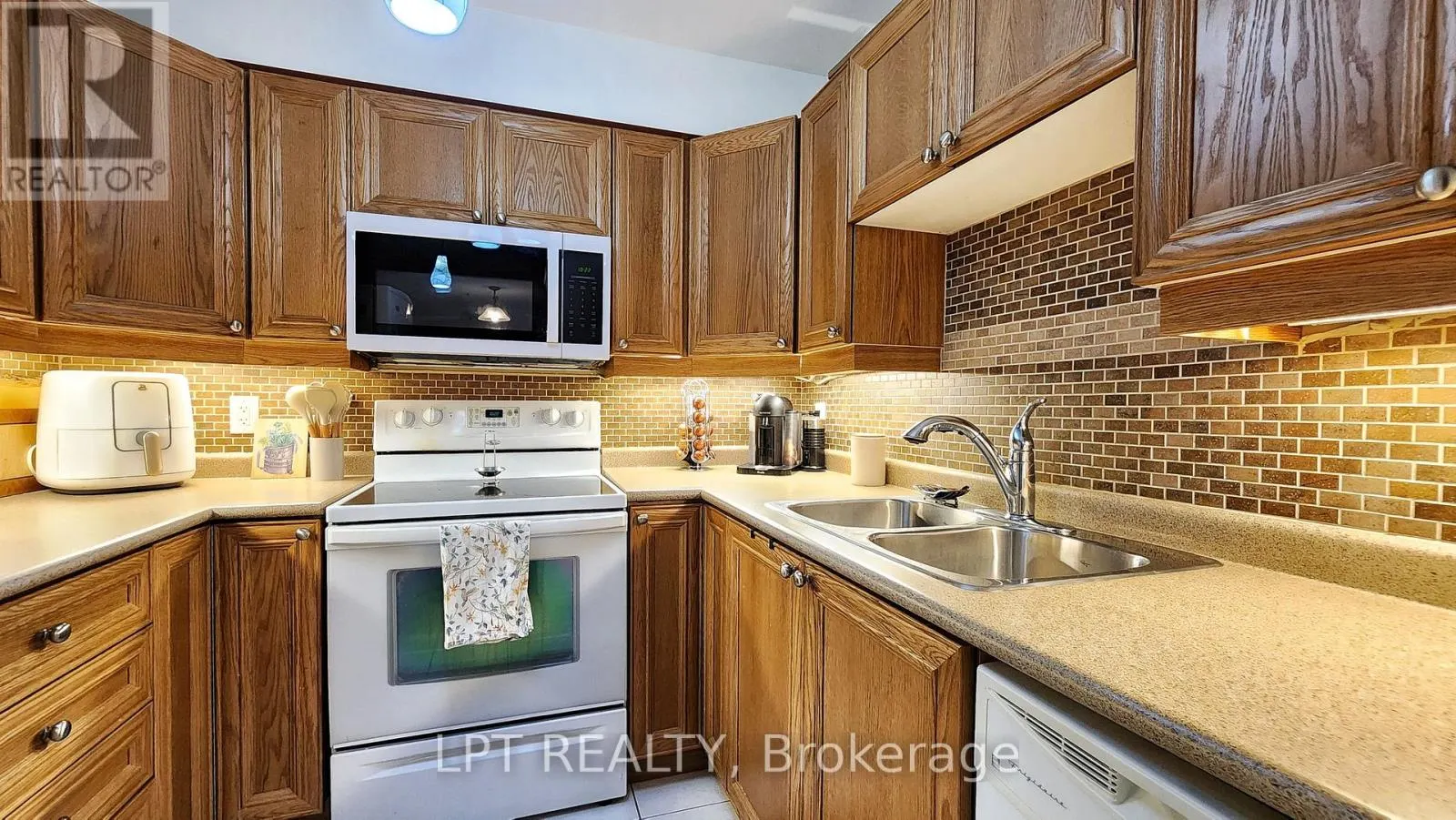 110 - 500 MAPLEVIEW DRIVE W