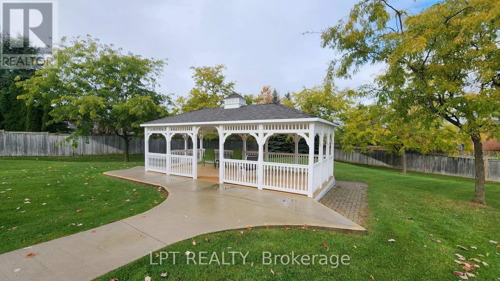 110 - 500 MAPLEVIEW DRIVE W