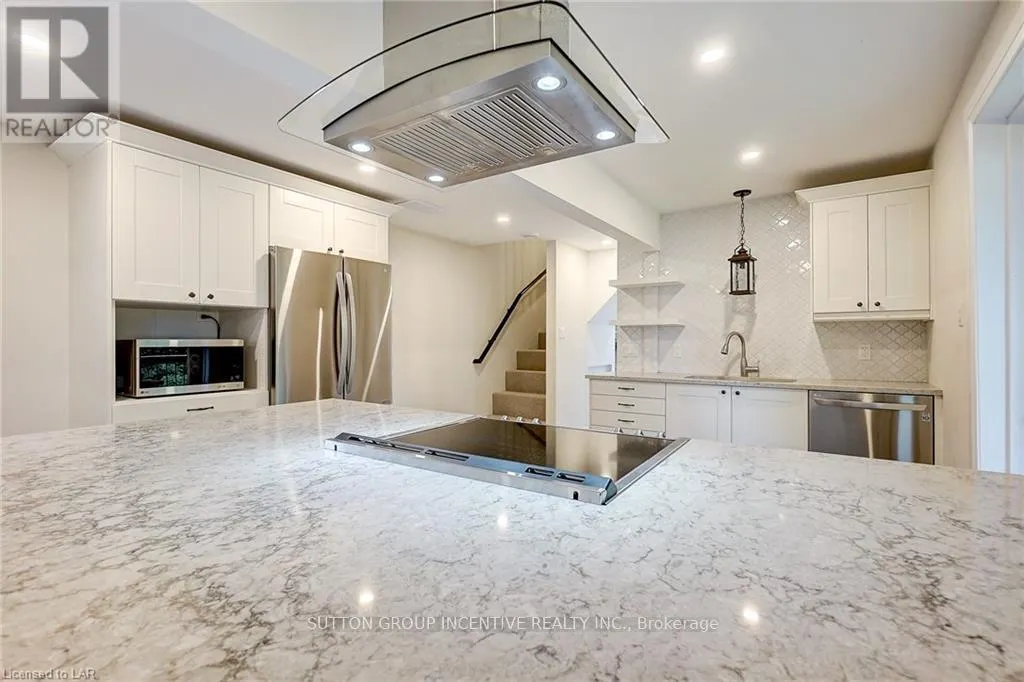 1 - 234 LACLIE STREET