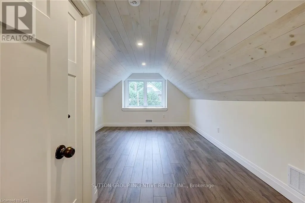 1 - 234 LACLIE STREET