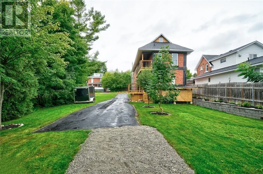 1 - 234 LACLIE STREET