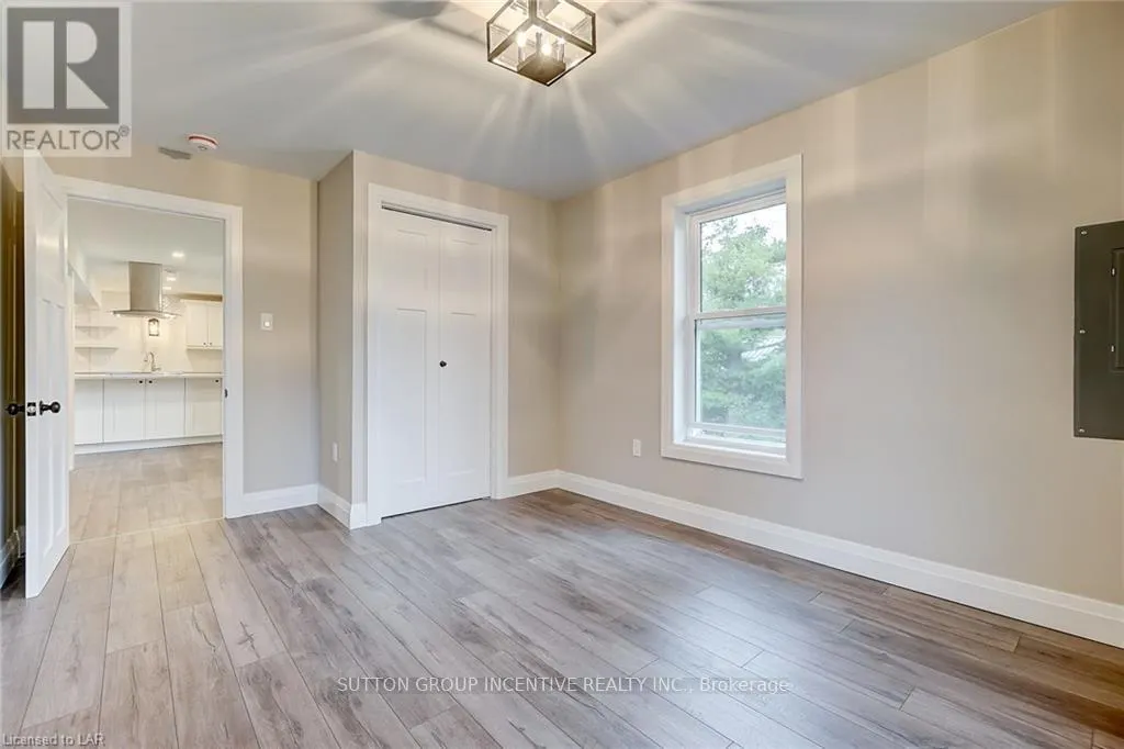 1 - 234 LACLIE STREET