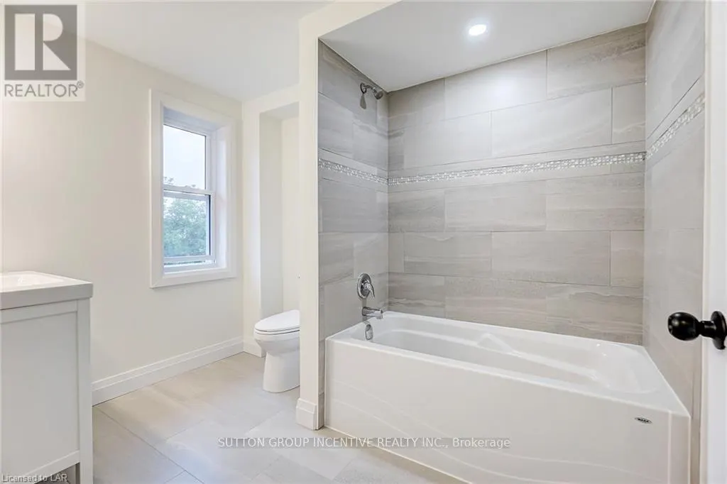 1 - 234 LACLIE STREET