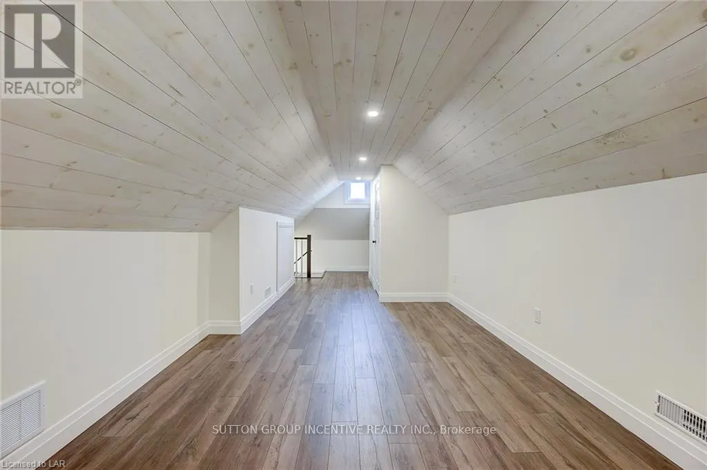 1 - 234 LACLIE STREET