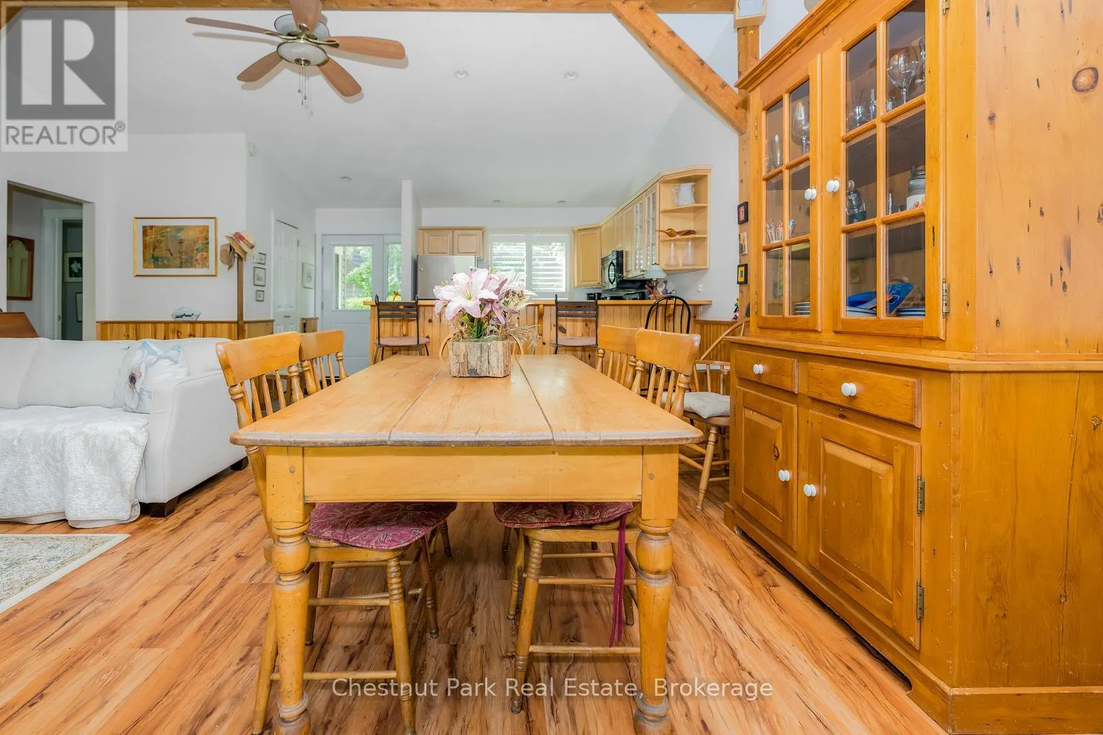 197 ESCARPMENT CRESCENT