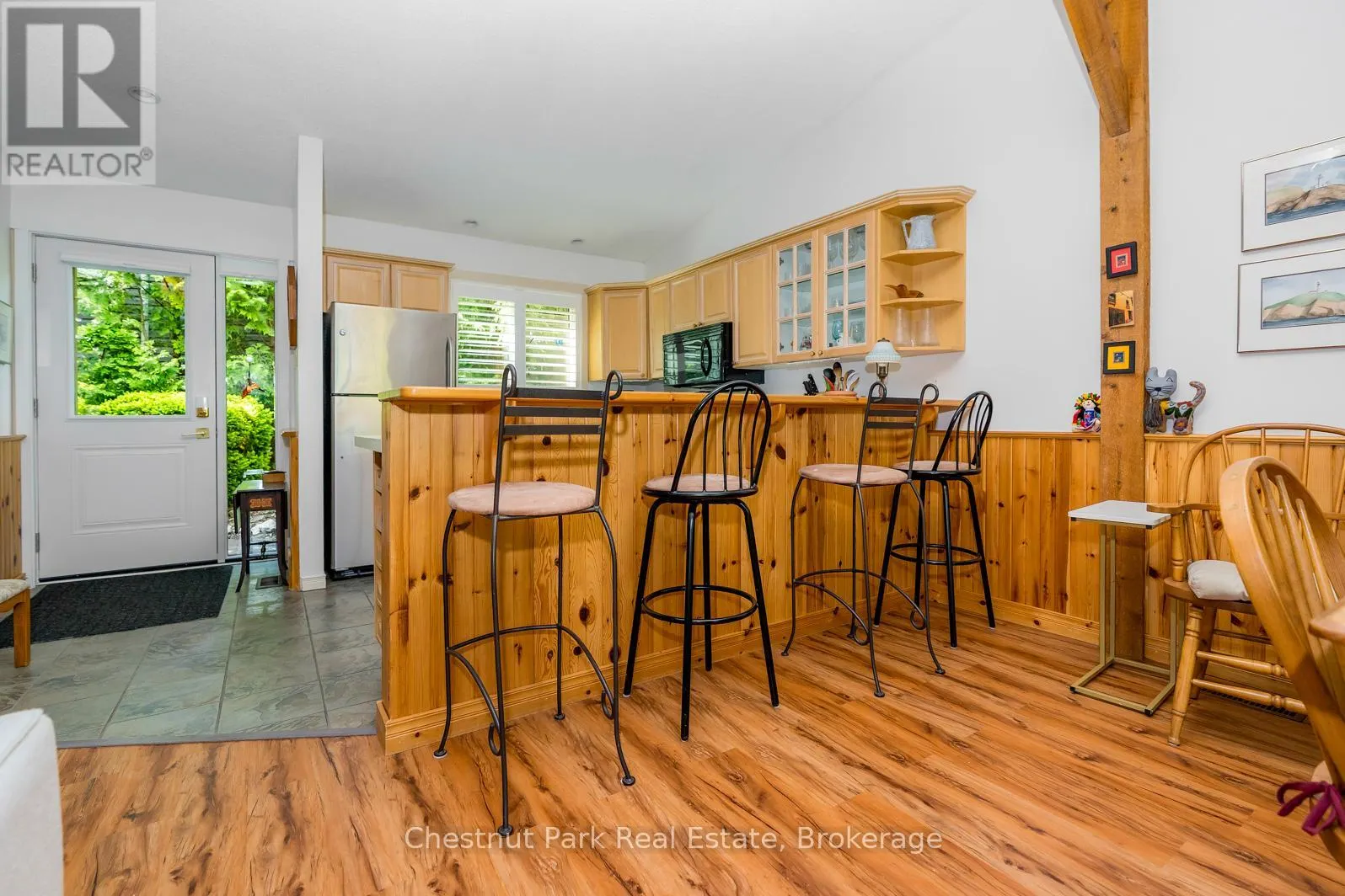 197 ESCARPMENT CRESCENT