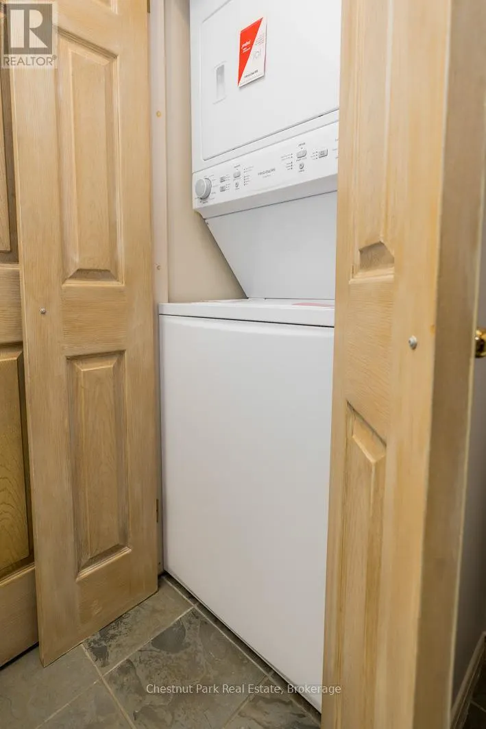 197 ESCARPMENT CRESCENT