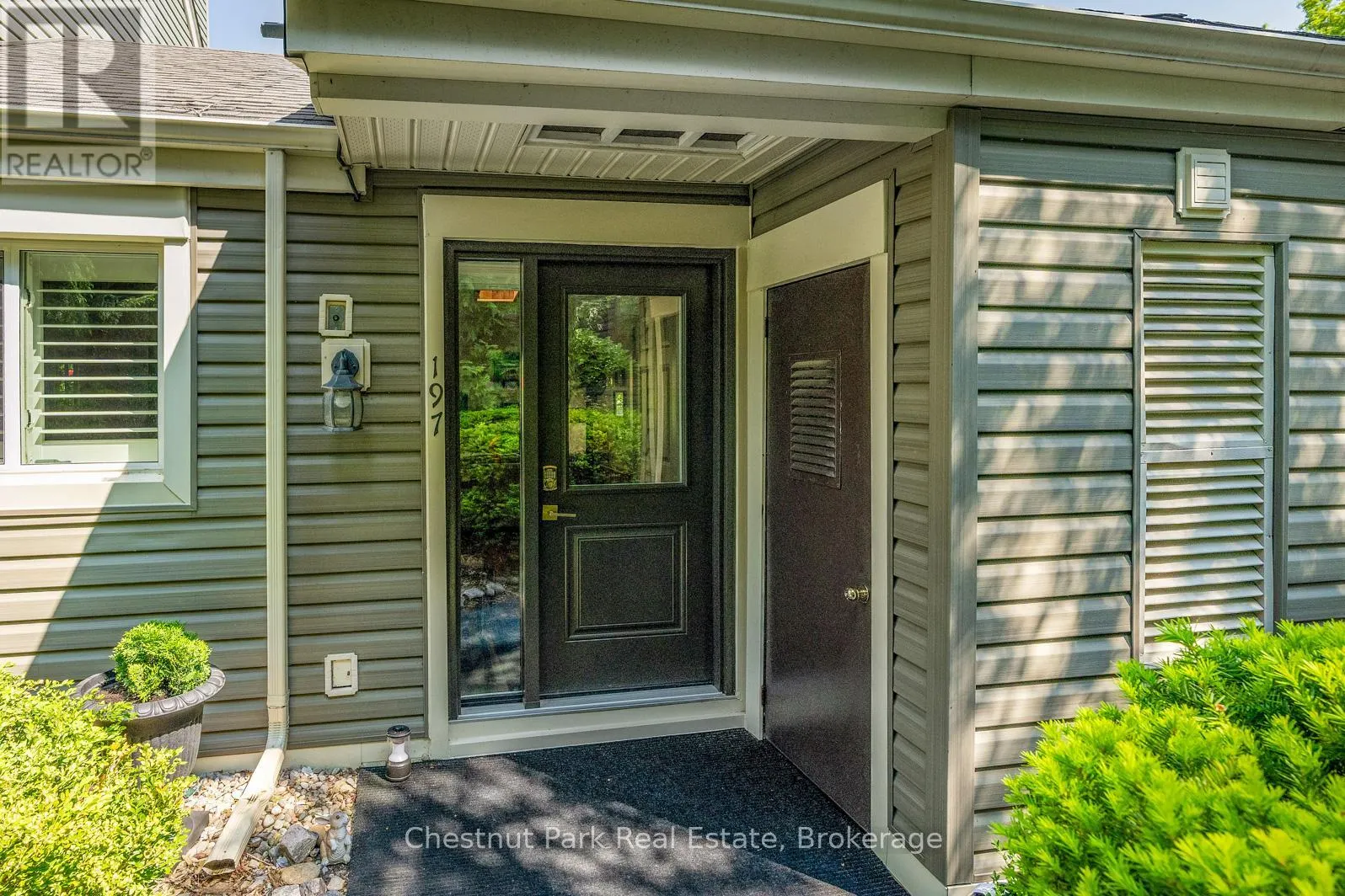 197 ESCARPMENT CRESCENT