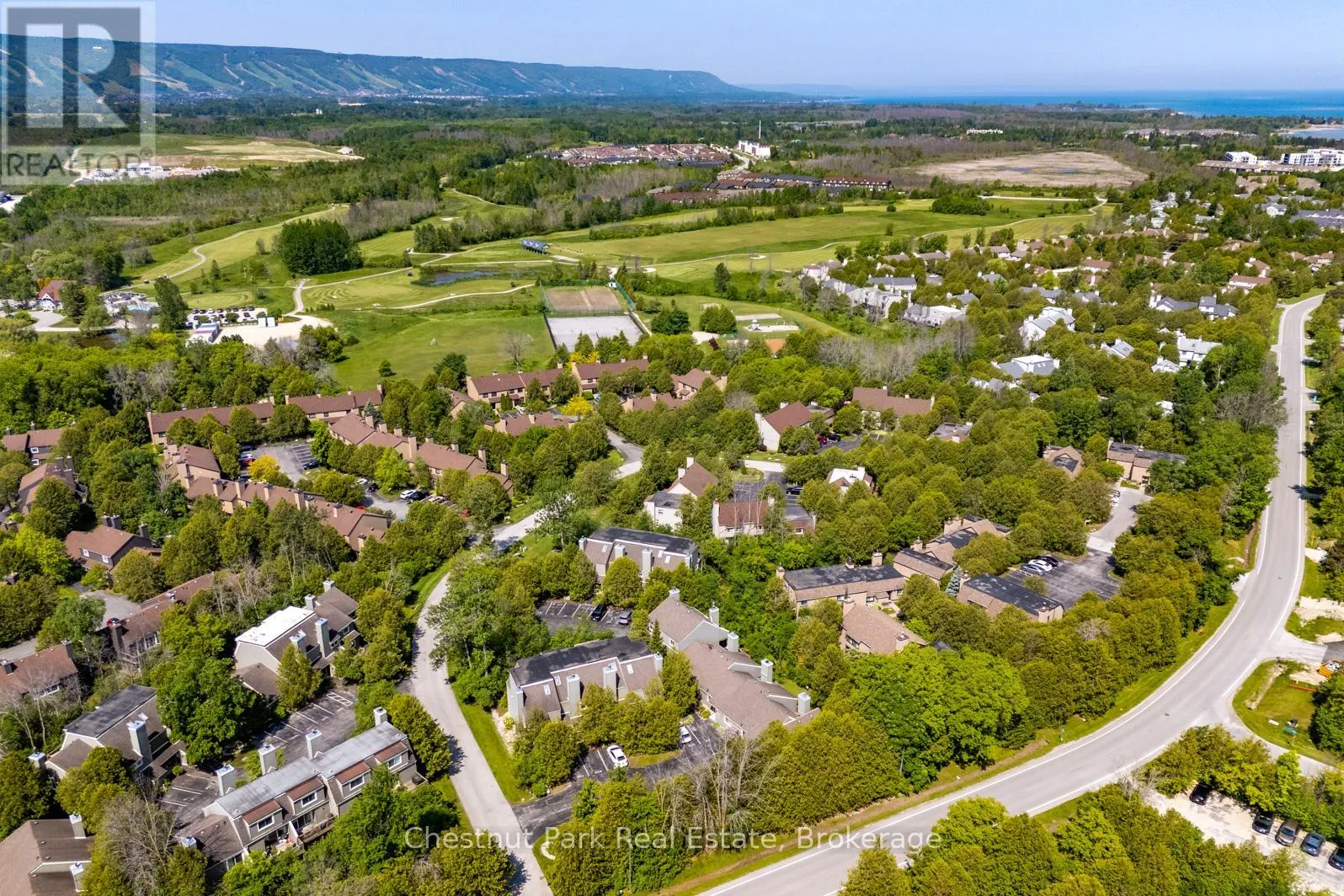 197 ESCARPMENT CRESCENT