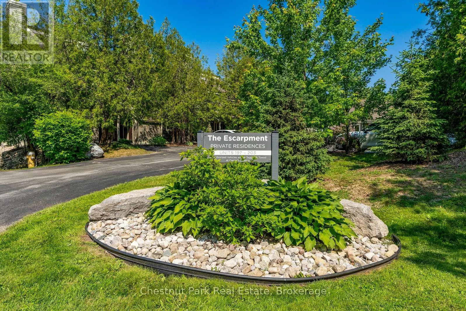 197 ESCARPMENT CRESCENT