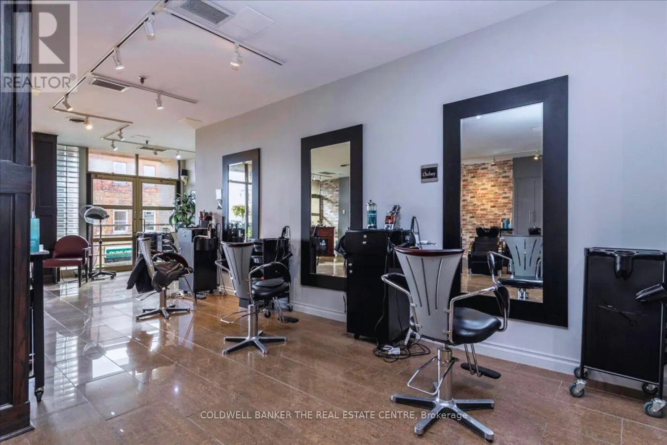 200 - 50 DUNLOP STREET E