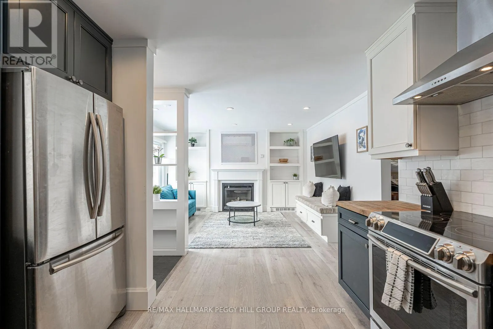 MAIN - 54 SOPHIA STREET E