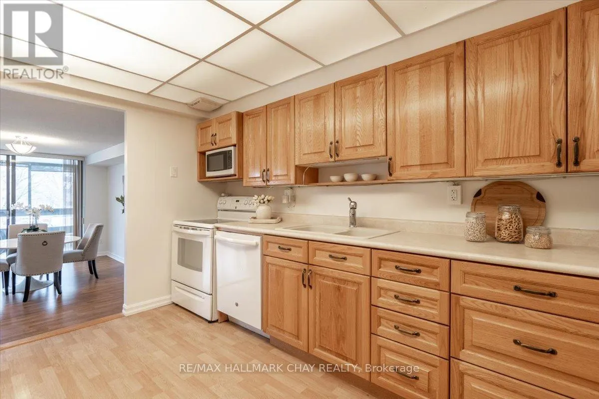 204 - 181 COLLIER STREET