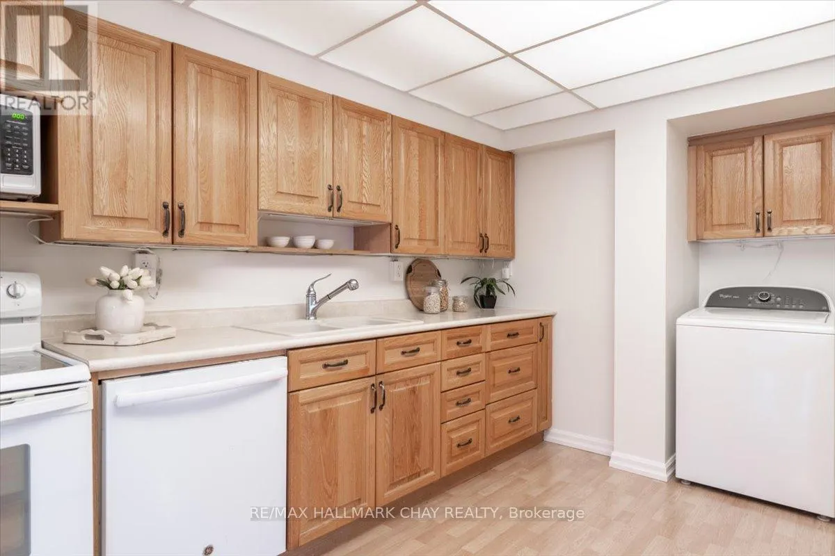 204 - 181 COLLIER STREET