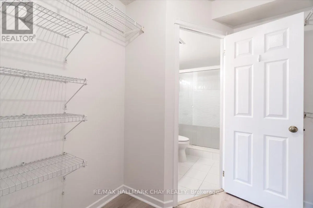 204 - 181 COLLIER STREET