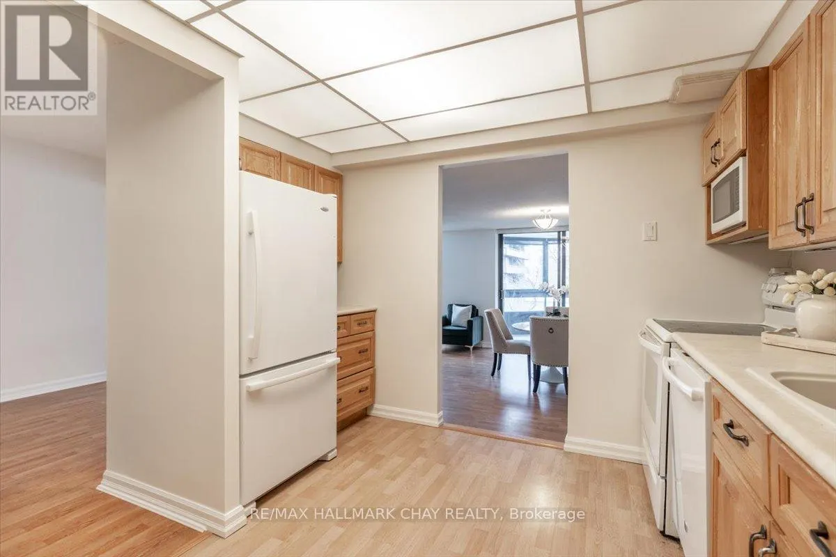 204 - 181 COLLIER STREET