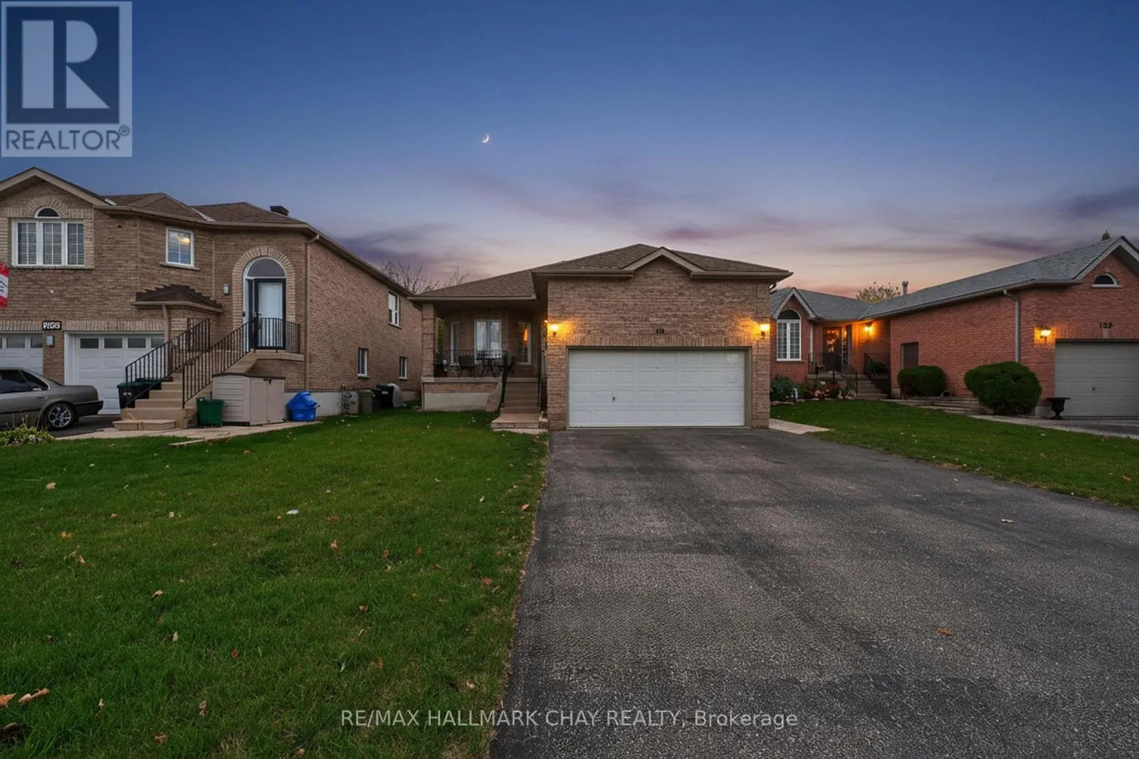 UPPER - 158 PRINGLE DRIVE