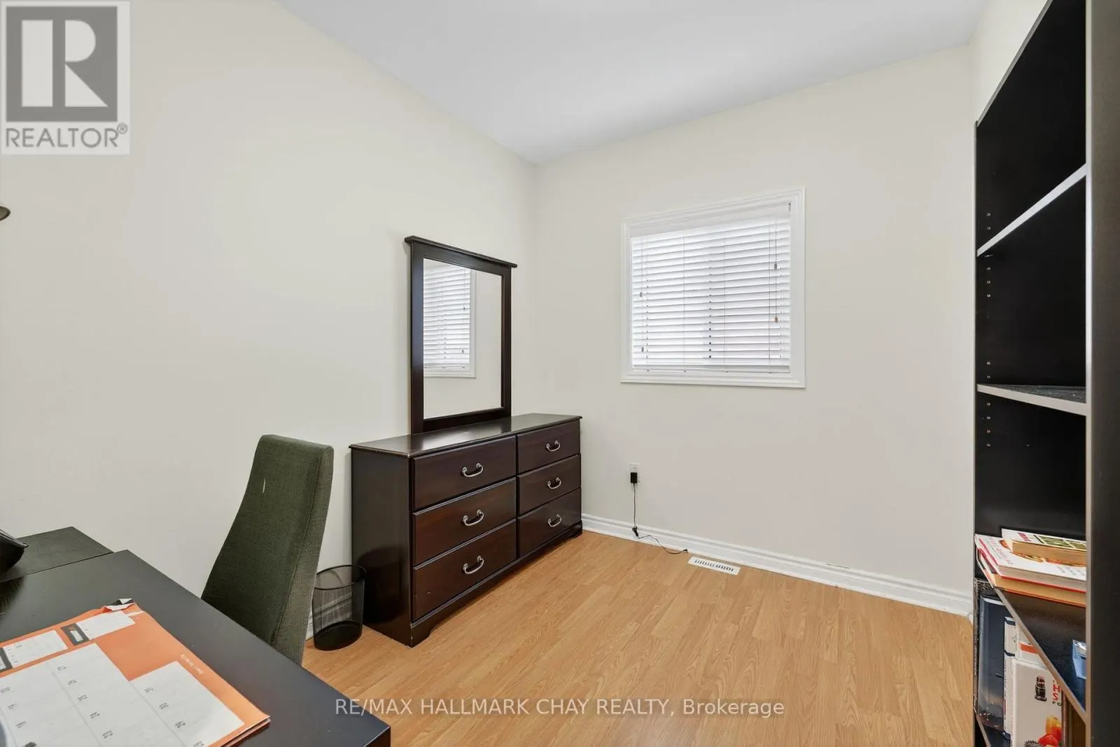 UPPER - 158 PRINGLE DRIVE