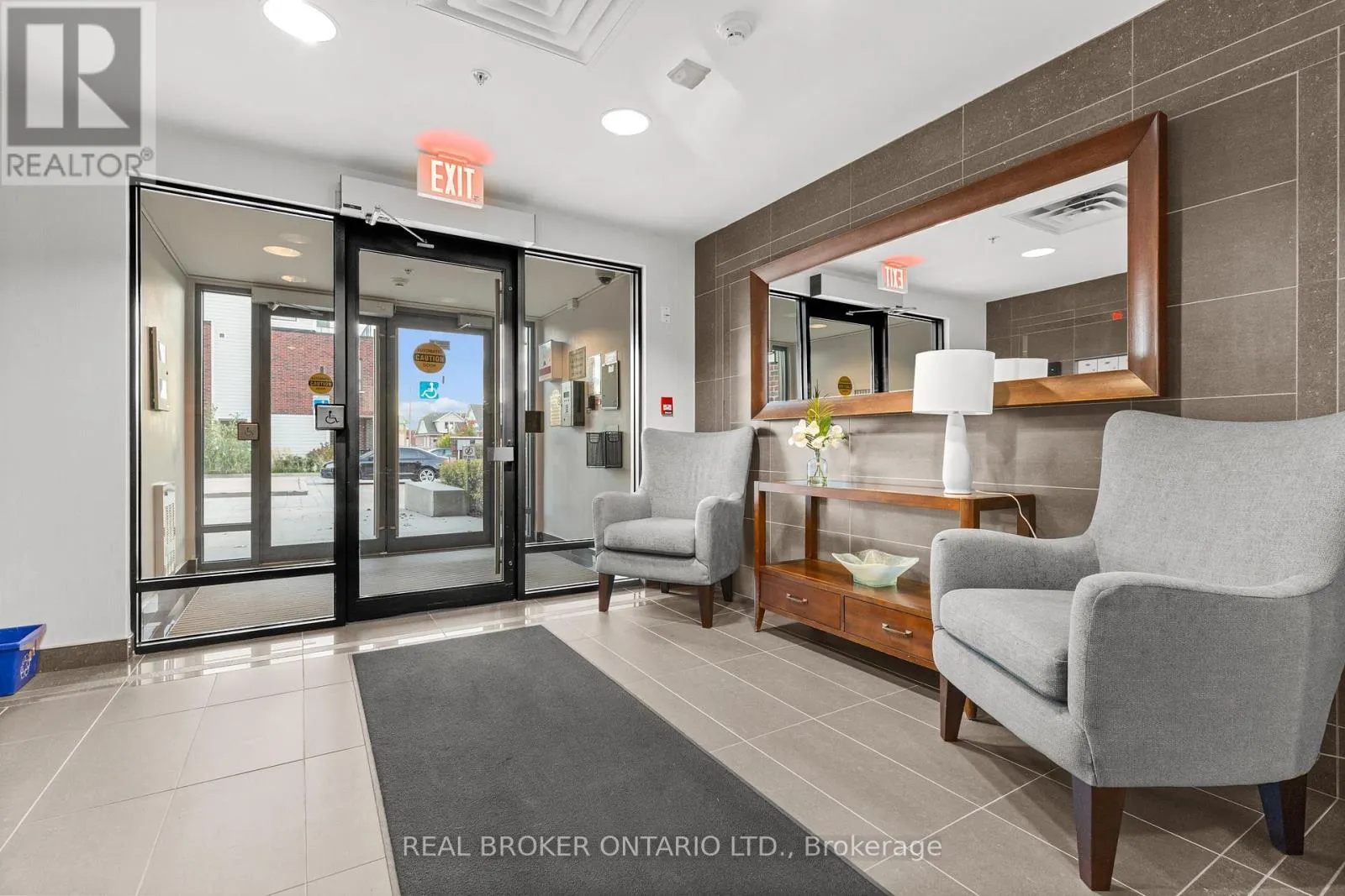 302 - 1 SHIPYARD LANE