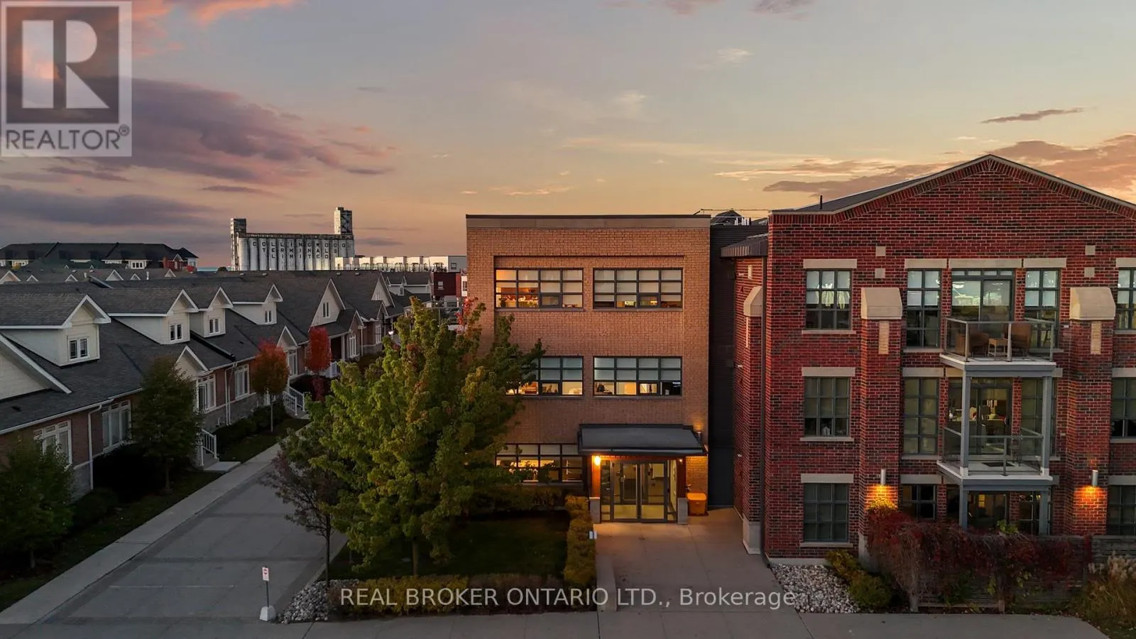 302 - 1 SHIPYARD LANE