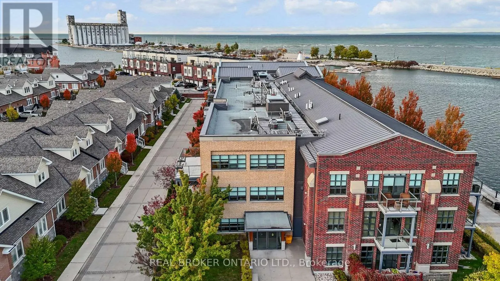 302 - 1 SHIPYARD LANE