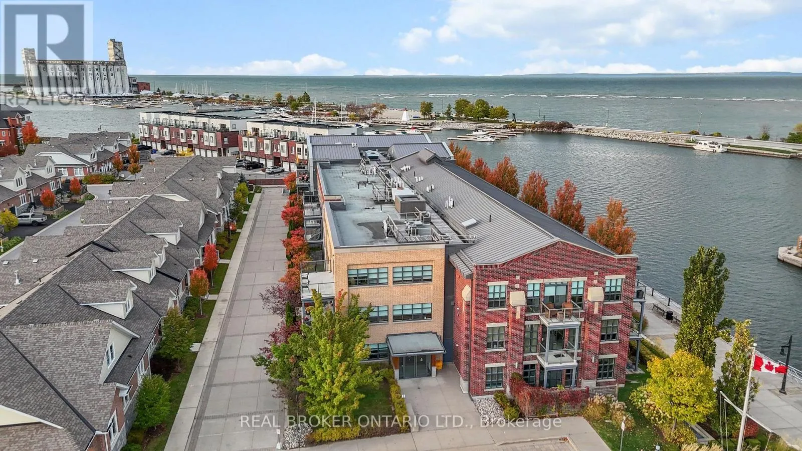 302 - 1 SHIPYARD LANE